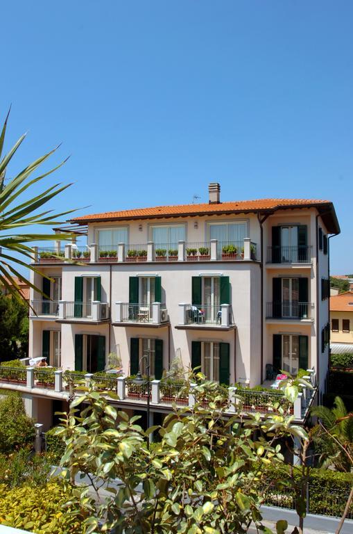 مارينا دي بييتراسانْت Riviera Residence المظهر الخارجي الصورة