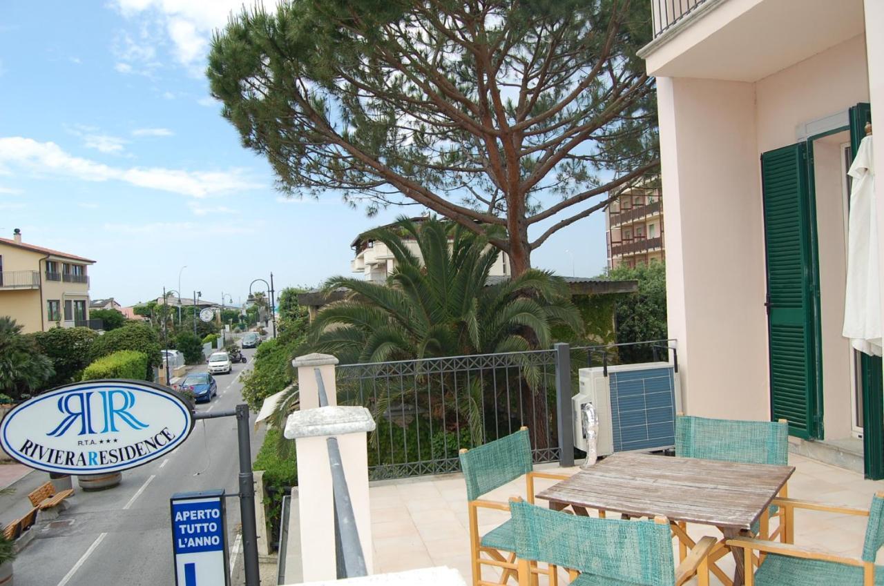 مارينا دي بييتراسانْت Riviera Residence الغرفة الصورة