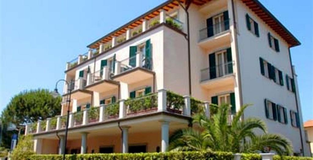 مارينا دي بييتراسانْت Riviera Residence المظهر الخارجي الصورة