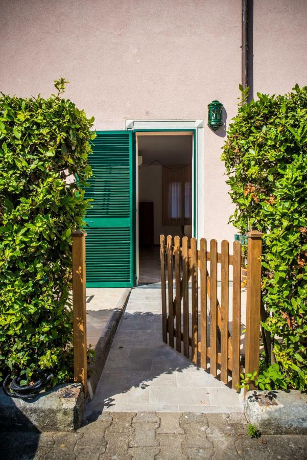 مارينا دي بييتراسانْت Riviera Residence المظهر الخارجي الصورة
